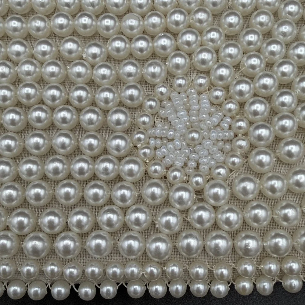 Elegant Pearl-Embellished Cream Handbag - Picture 2 of 11